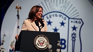 Başkan Yardımcısı Kamala Harris, 24 Temmuz 2024 Çarşamba günü Indianapolis'te düzenlenen Zeta Phi Beta Sorority, Inc'in Büyük Boulé'sinde konuşuyor.