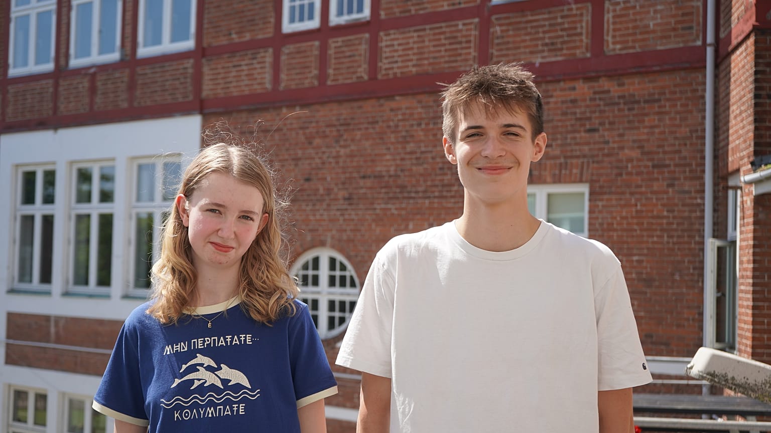Los estudiantes Emily y Rasmus en Th. Langs