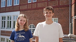 Los estudiantes Emily y Rasmus en Th. Langs 