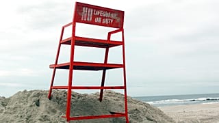 Úszómesteri szék az Atlanti-óceán partján az Egyesült Államokban