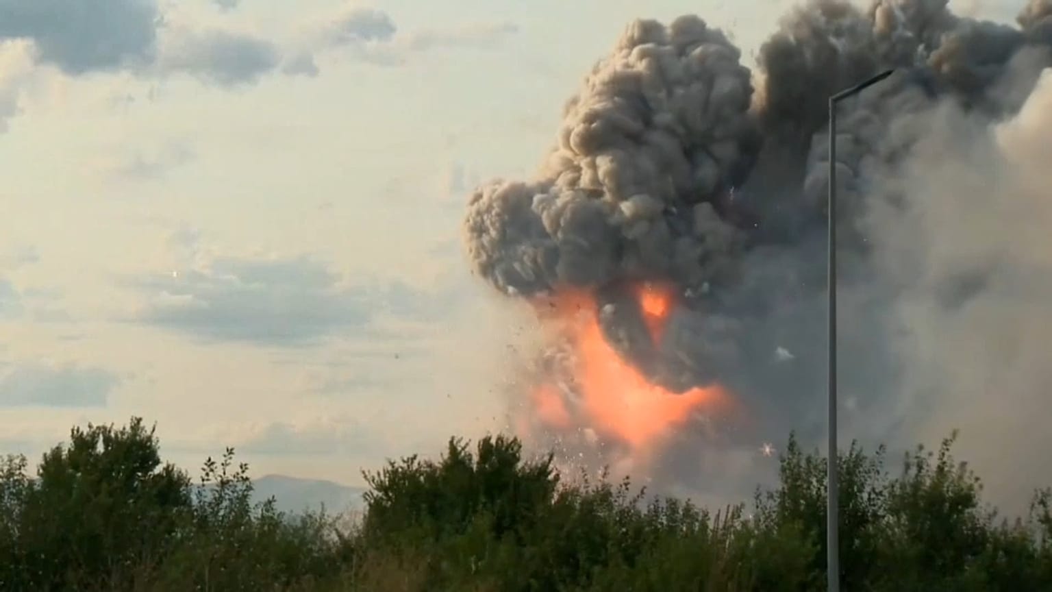 In Westbulgarien hat es in einer Feuerwerksfabrik bei Elin Pelin, der Region Sofia, weitere Explosionen gegeben.