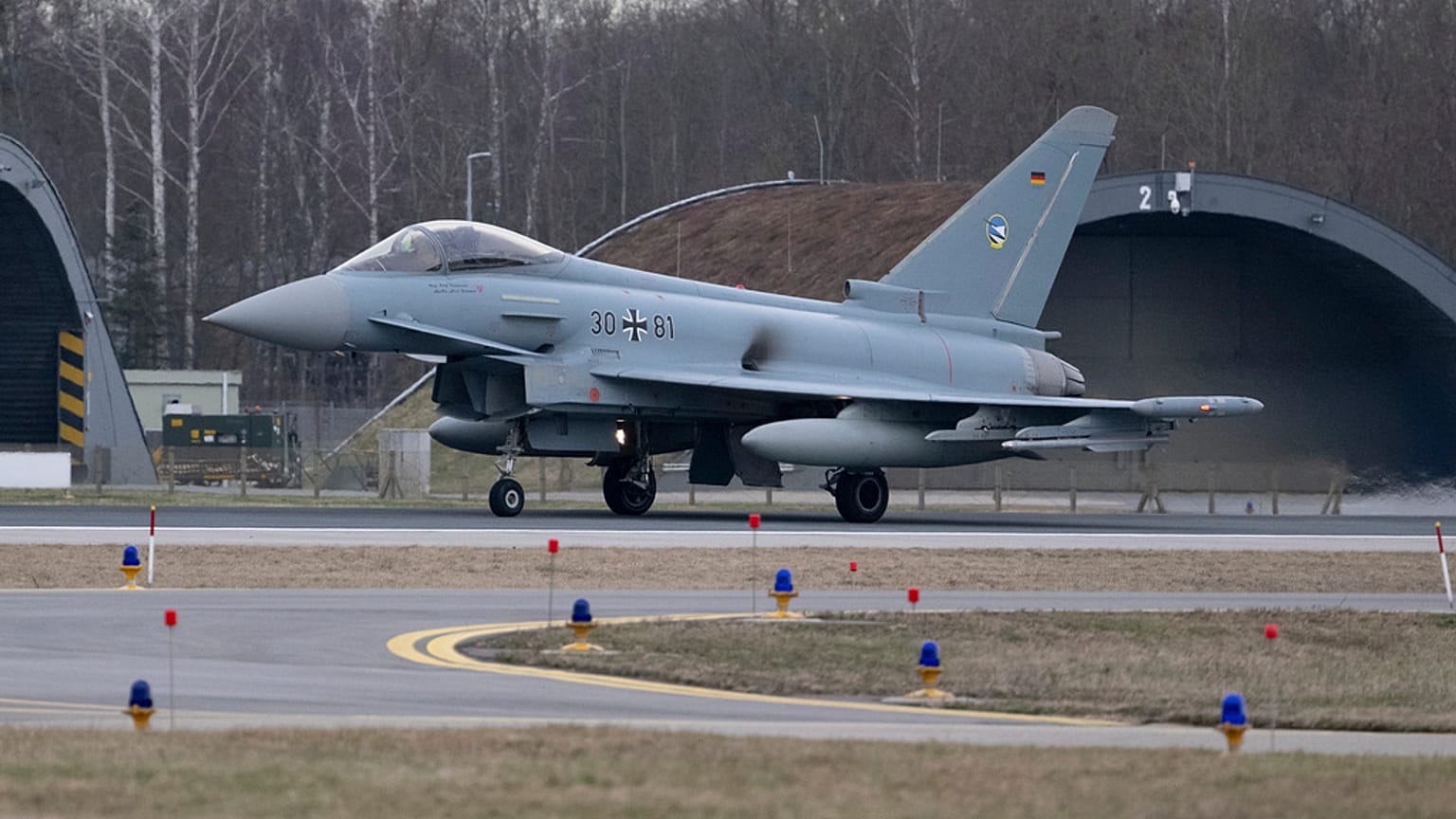 NATO tatbikatı için Almanya'nın Neuburg a.d. Donau hava üssünden kalkış yapan bir Eurofighter uçağı, 26 Şubat 2024