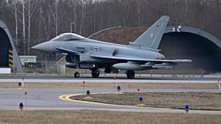 NATO tatbikatı için Almanya'nın Neuburg a.d. Donau hava üssünden kalkış yapan bir Eurofighter uçağı, 26 Şubat 2024