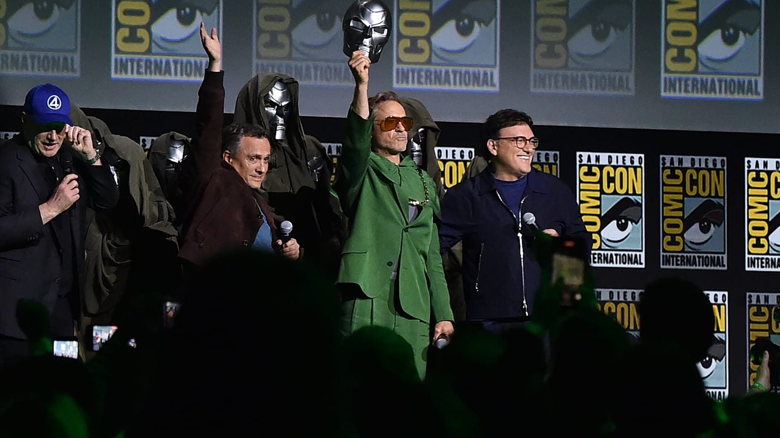 (Soldan sağa), Kevin Feige,Joe Russo, Robert Downey Jr ve Anthony Russo, San Diego'da düzenlenen Comic-Con'da, 27 Temmuz 2024.