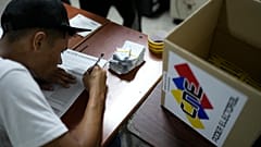 Contagem eleitoral durante as eleições de domingo na Venezuela. 