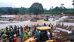 Mindestens 151 Menschen sind bei Erdrutschen im indischen Bundesstaat Kerala ums Leben gekommen. Dutzende weitere wurden verletzt.