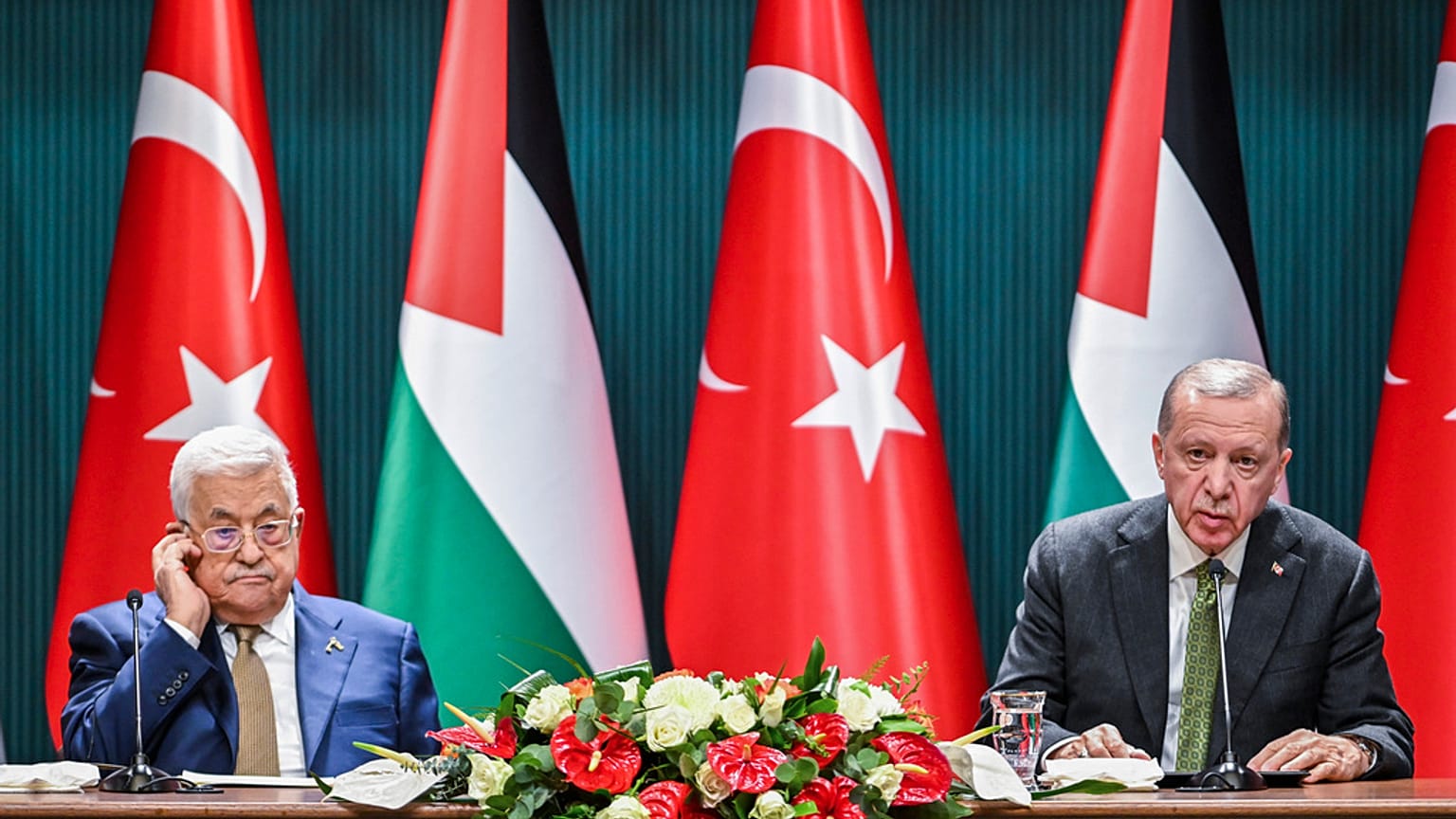 Cumhurbaşkanı Recep Tayyip Erdoğan ve Filistin Devlet Başkanı Mahmud Abbas ortak basın toplantısında soruları yanıtlıyor, Ankara, 5 Mart 2024.