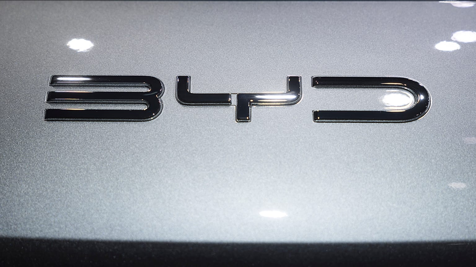 BYD logosu resimde yer almaktadır.