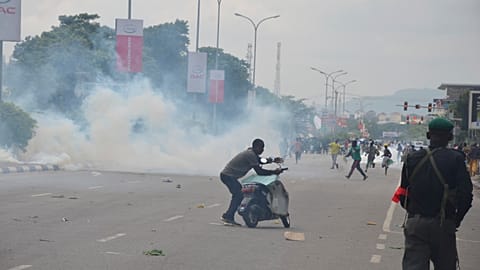 Protestos na Nigéria geram confrontos com a polícia