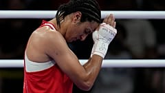 Die Reaktion der Algerierin Imane Khelif nach ihrem Sieg über die Ungarin Anna Hamori im Viertelfinale des Frauen-Boxen in der 66-kg-Klasse bei den Olympischen Spielen 2024