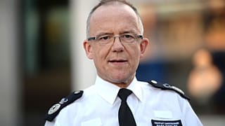 Chefe da polícia de Londres terá atirado microfone de jornalista para o chão