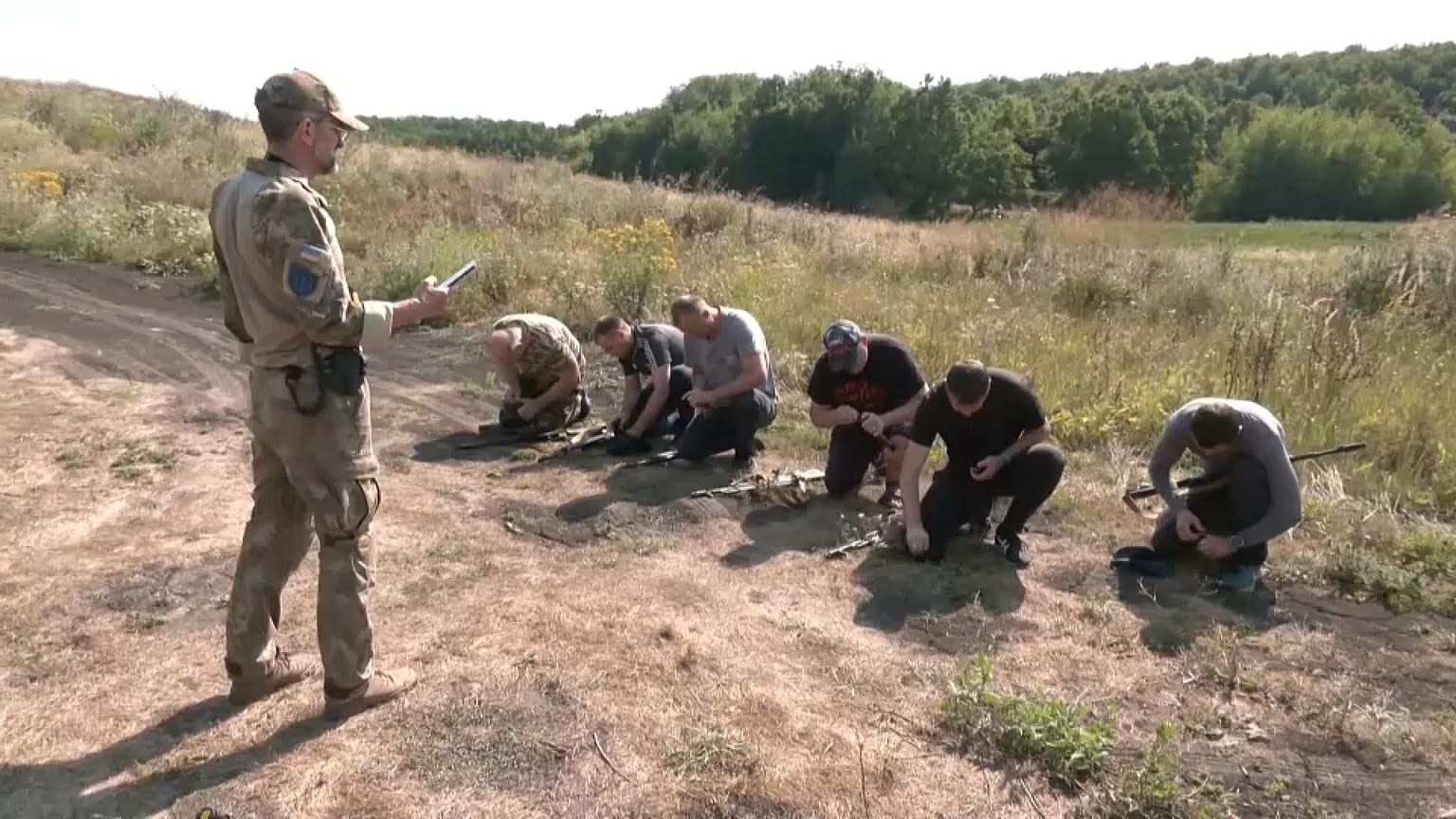 Formation militaire dans la région de Kharkiv, Ukraine, 2024.