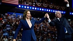 Il governatore del Minnesota Tim Waltz e Kamala Harris