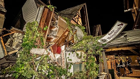 Les débris de l'hôtel qui s'est effondré en Allemagne