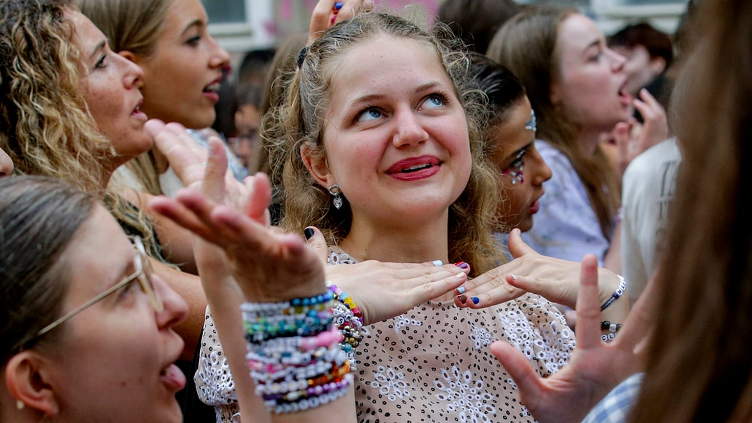 Swifties in Wien nach der Absage der drei Konzerte von Taylor Swift