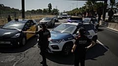 Mossos d'Esquadra durante la 'Operación Jaula' para detener a Puigdemont. 
