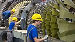 Siemens is constructing a combined cycle gas turbine (CCGT) power plant with an electrical output of 595 MW at the Lausward location in the port of Duesseldorf, Germany.