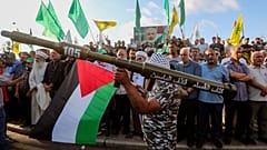 Des manifestations ont lieu pour condamner l'assassinat du chef politique du Hamas, Ismail Haniyeh, dans la ville portuaire de Sidon, au sud du Liban.