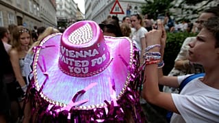 Taylor Swift fans come together in Vienna after concerts cancellation 