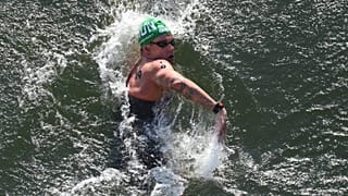 Rasovszky Kristóf a férfi 10 kilométeres nyíltvízi úszás versenyében a 2024-es párizsi nyári olimpián a Szajna III. Sándor hídjánál 2024. augusztus 9-én.