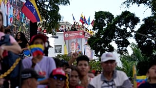 Venezuela Devlet Başkanı Nicolas Maduro'nun destekçileri başkent Karakas'ta miting için toplandı, 3 Ağustos, 2024.