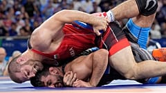 یزدانی با کتفی آسیب دیده در مبارزه با حریف بلغاری خود