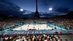Demi-finale de beach-volley féminin au stade de la Tour Eiffel lors des Jeux olympiques d'été de 2024, le jeudi 8 août 2024, à Paris, France.