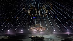 Des artistes se produisent lors de la cérémonie de clôture des Jeux olympiques d'été de 2024 au Stade de France, le dimanche 11 août 2024, à Saint-Denis, en France.