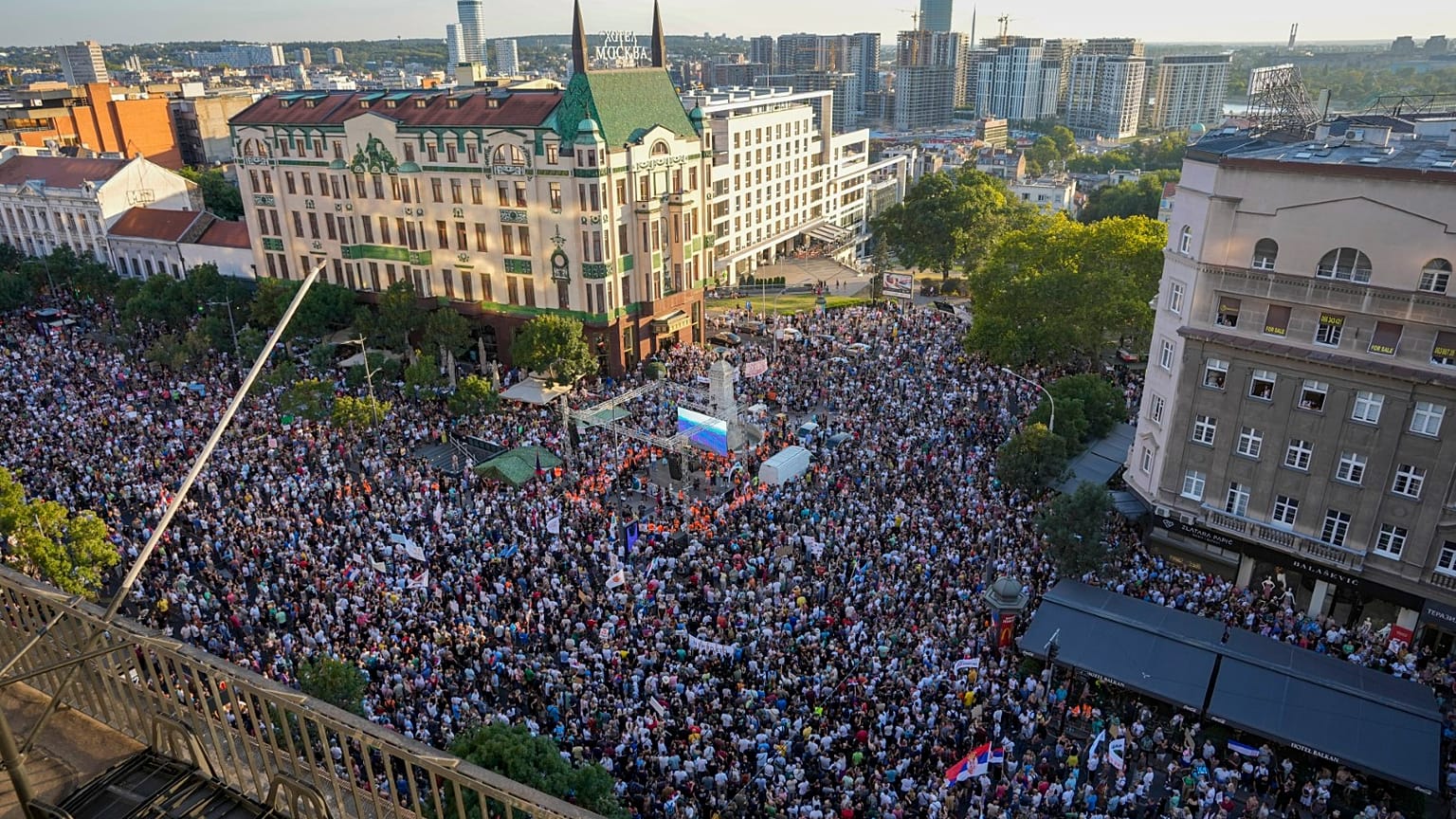 Protesta del sábado en Belgrado contra el proyecto de extracción de litio en Serbia.