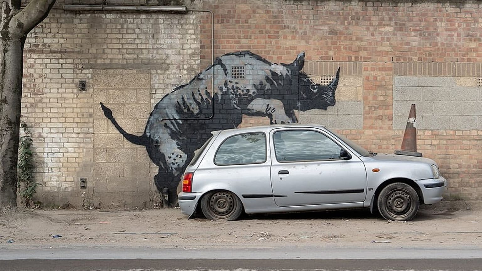 Banksy has unveiled the seventh work in his ongoing London animal series 