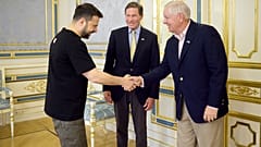 Präsident Selenskyj trifft US-Senatoren in Kiew in der Ukraine