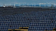 Granja solar en España (imagen de archivo)