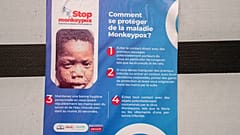 Demokratik Kongo Cumhuriyeti'ndeki Goma Genel Hastanesi'de Mpox virüsünden korunma yöntemlerinin anlatıldığı poster, 16 Temmuz 2024.