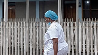 Personal sanitario en un hospital en Goma, República Democrática del Congo.