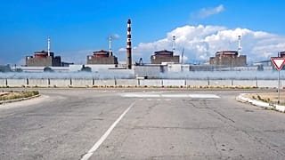 Rusya'nın askeri kontrolündeki bölgede yer alan Zaporijya Nükleer Santrali'nin genel görünümü, 2022.