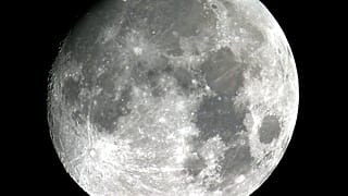 Super Lua Azul: O que é e quais os melhores sítios para ver a superlua na Europa?