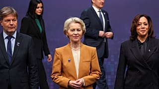 Die Präsidentin der Europäischen Kommission Ursula von der Leyen und US-Vizepräsidentin Kamala Harris
