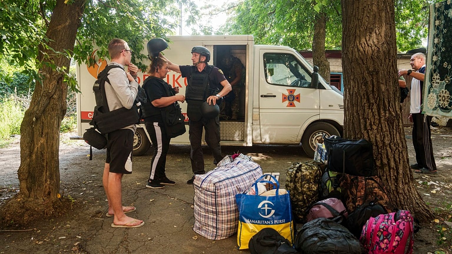  População local é transferida de Selidove para áreas seguras, em Pokrovsk, região de Donetsk, Ucrânia, na terça-feira, 20 de agosto de 2024.
