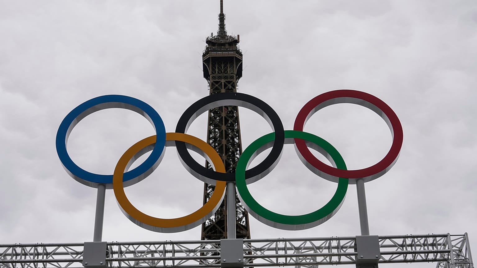 Aldeia olímpica de Paris prepara-se para a chegada dos atletas paralímpicos