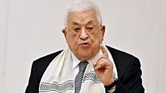 الرئيس الفلسطيني محمود عباس، يتحدث خلال اجتماع برلماني استثنائي حول الفلسطينيين، في البرلمان التركي في أنقرة، تركيا، الخميس، 15 أغسطس، 2024.