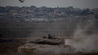 دبابة إسرائيلية في قطاع غزة 