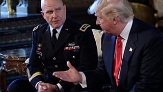 McMaster és Trump a tanácsadó kinevezése után 2017. február 20-án