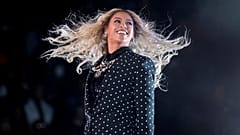 Beyoncé apresenta-se no Wolstein Center, em 4 de novembro de 2016, em Cleveland, Ohio.