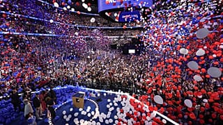 Léggömböket engednek ki, miután Kamala Harris demokrata elnökjelölt beszélt a DNC utolsó napján, 2024. augusztus 22-én.