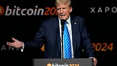 المرشح الرئاسي الجمهوري الرئيس السابق دونالد ترامب يتحدث في مؤتمر بيتكوين 2024 السبت، 27 يوليو 2024