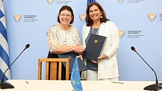 Λίνα Μενδώνη και Βασιλική Κασσιανίδου