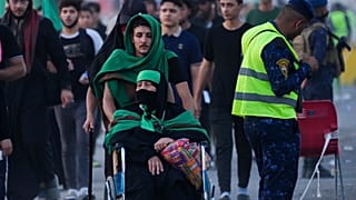 مسيرة للمسلمين الشيعة إلى كربلاء لإحياء ذكرى الأربعين، في بغداد، العراق، الخميس 22 أغسطس 2024. 