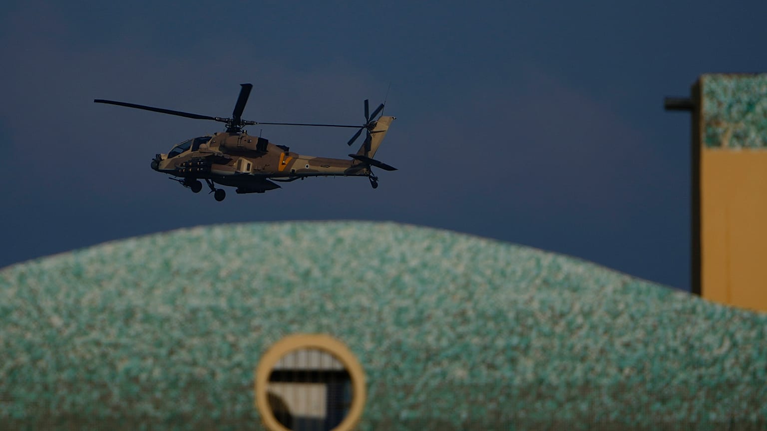 Israel e Hezbollah trocam ataques poderosos no Líbano