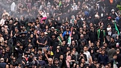 الألاف يحيون ذكرى أربعين الحسين في كربلاء