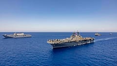 ABD Donanmasına ait USS Wasp (LHD 1) gemisi ve USS Oak Hill (LSD-51), Akdeniz, 14 Ağustos 2024. ABD Donanmasına ait fotoğraf US Navy Institute tarafından yayınlanmıştır.